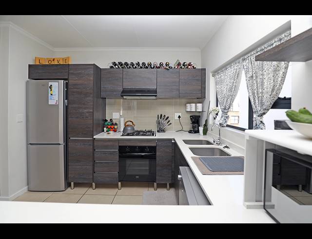 2 BEDROOM APARTMENT FOR SALE IN GREENSTONE HILL